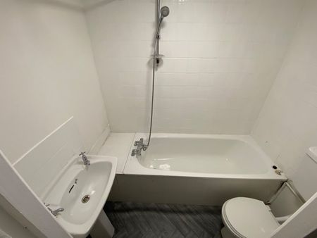 1 Bed Flat, Spellow Lane, L4 - Photo 2