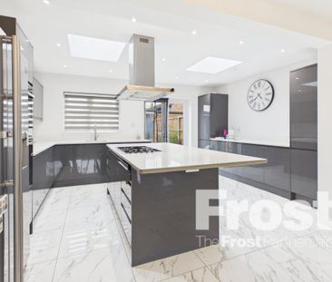 3 bedroom terraced house to rent - Photo 6