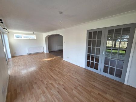 Spinis, Bracknell, Berkshire, RG12 - Photo 4