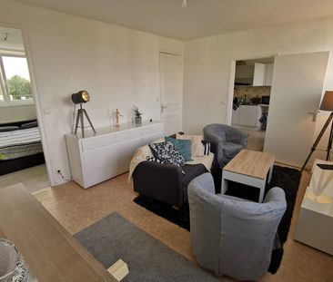 Location Appartement 2 pièces 47m² LILLE 59000 - Photo 2