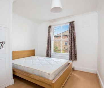 1 bedroom in a house share to rent - Photo 2