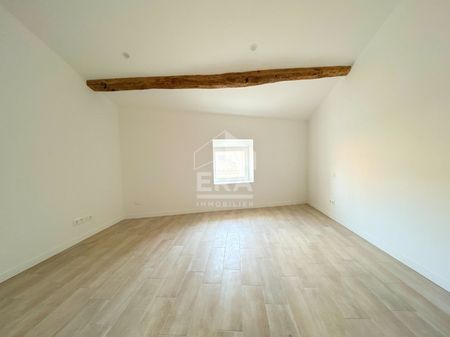 A LOUER LOURMARIN 84160 CENTRE VILLE APPARTEMENT MEUBLE TRIPLEX D'ENVIRON 70M² AVEC CAVE - Photo 3