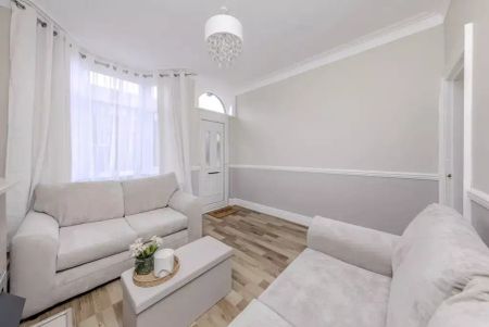 2 bedroom terraced house to rent - Photo 2