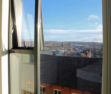 Cardinal Court, Oldham - Photo 2