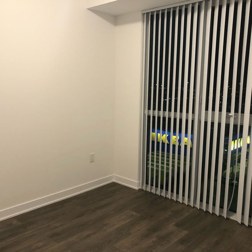 For Lease - 10 Honeycrisp Crescent Unit# 815, Vaughan, Ontario - Photo 1