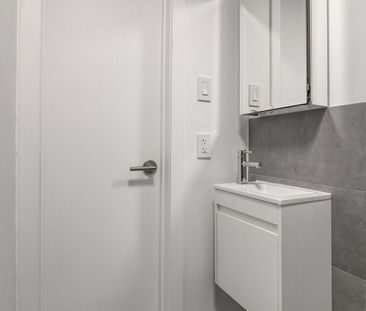 25 Avenue des Pins O, Montréal, QC - Photo 5