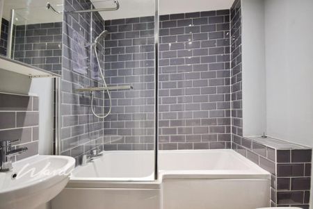 2 bedroom semi-detached house to rent - Photo 4