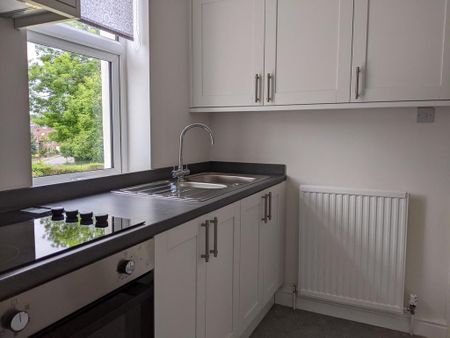 2 bedroom semi-detached house to rent - Photo 5