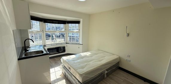 Studio Flat, The Broadway, HA3 - Photo 2