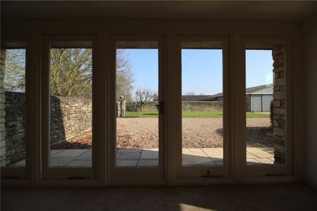 Park Farm, - Photo 2