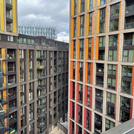 Charles Clowes Walk, Nine Elms, SW11 - Photo 4