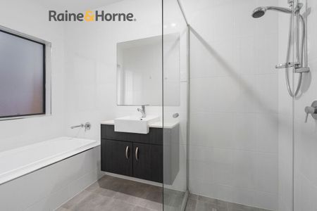 Excellent 3 Bedder! - Photo 3