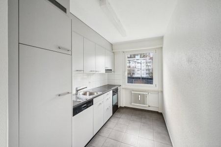 Bright 2-room apartment with balcony - Photo 2