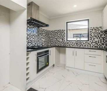 Modern, Light-Filled Living in Takanini - Photo 1