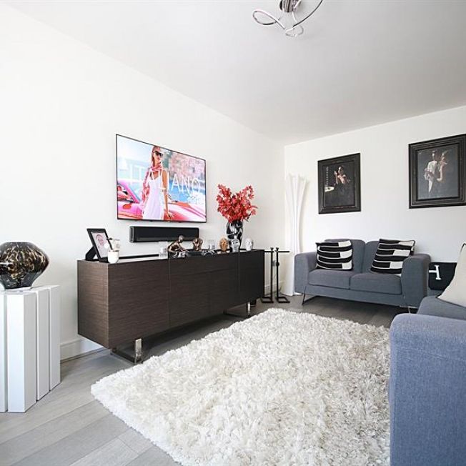 5 Bedroom Detached To Let - Photo 1