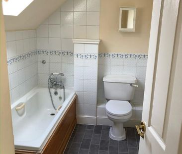 3 bedroom semi-detached house to rent - Photo 5