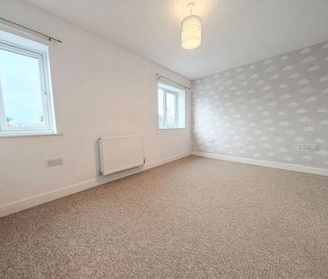 2 bedroom end of terrace house to rent - Photo 3