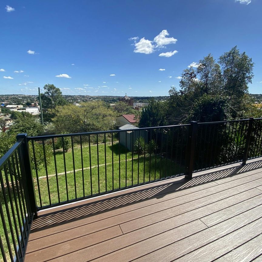 Beautiful home with afternoon Sunsets! - Photo 1