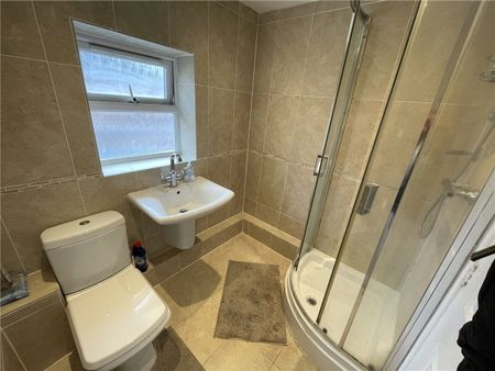 A well presented two bedroom semi-detached house, situated in a popular residential location within walking distance of the popular High Street of Marlborough. - Photo 3