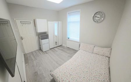 Studio to rent - Photo 5