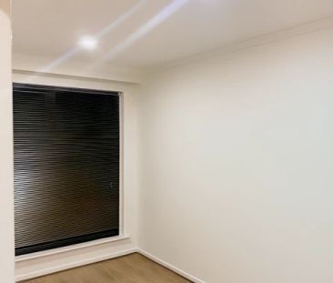 2 Bed, 1 Bath - Photo 3