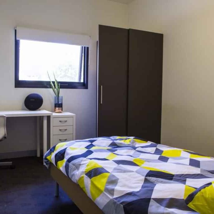 Single Room (Shared Bathroom) - Photo 2