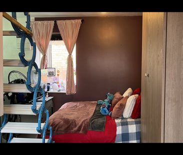 1 Bed Flat, Church Place, CR4 - Photo 2