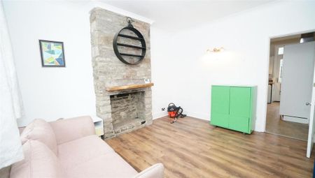 2 bedroom terraced house to rent - Photo 2