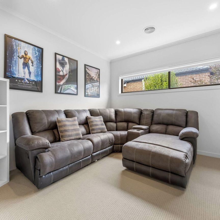 MODERN FAMILY LIVING IN PRIME ALFREDTON LOCATION - Photo 1