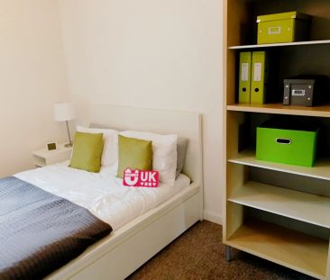 Premium Plus – 3 & 4 Bed Flat - Photo 1