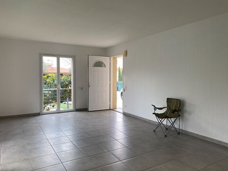 House - Photo 2