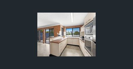 If you were any closer to the beach, you would be in the water! - Photo 4