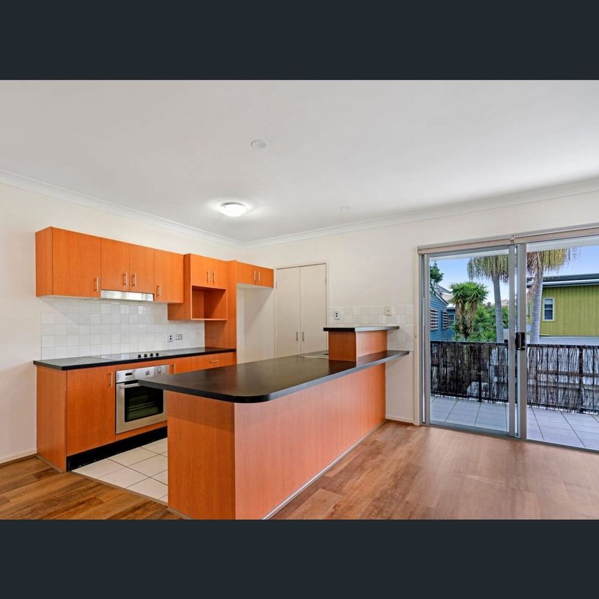 9/29 Proud Street, Labrador, Qld 4215 - Photo 1