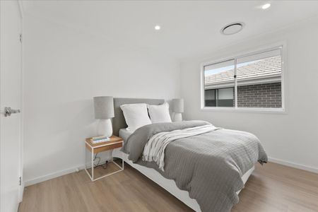 97 Horologium Road, Austral NSW 2179 - House For Rent | Domain - Photo 3