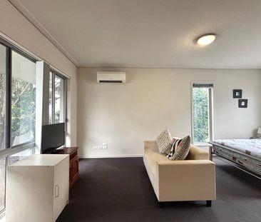 Entry via Broadoaks Street - Photo 5