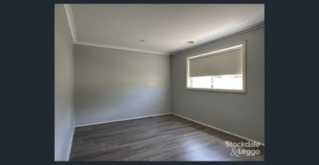 FOUR BEDROOM IN SOUTH SHEPPARTON - Photo 2