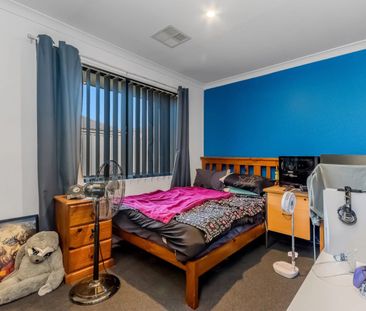 Luxurious, High-Spec Family Living with Multiple Living Zones & Solar Efficiency - Photo 5