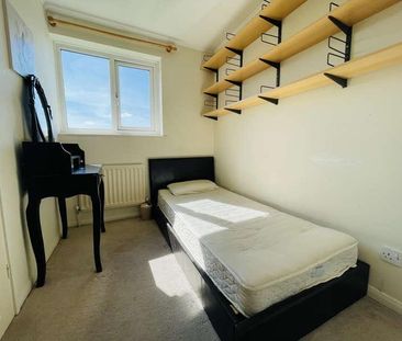 St. Elmos Road, London, SE16 - Photo 4