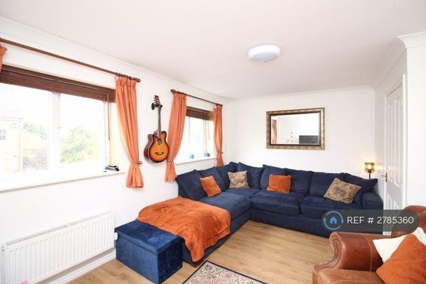 3 bedroom semi-detached house to rent - Photo 1