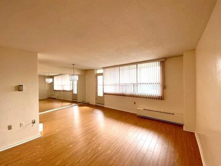 For Lease - 130 Neptune Drive Unit# 905, Toronto, Ontario - Photo 3