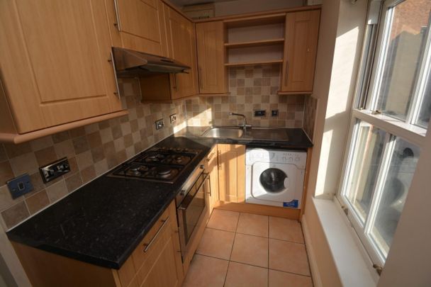 2 bed Apartment for Rent - Photo 1