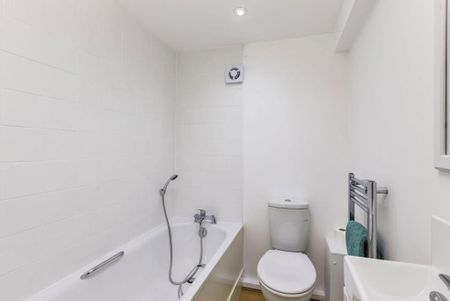 2 bedroom detached house to rent - Photo 5