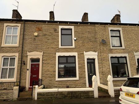 2 bedroom terraced house to rent - Photo 4