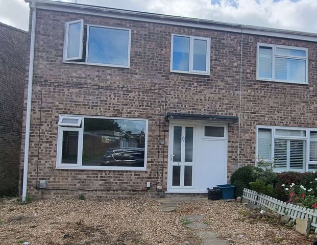 Holborough Close - Photo 1