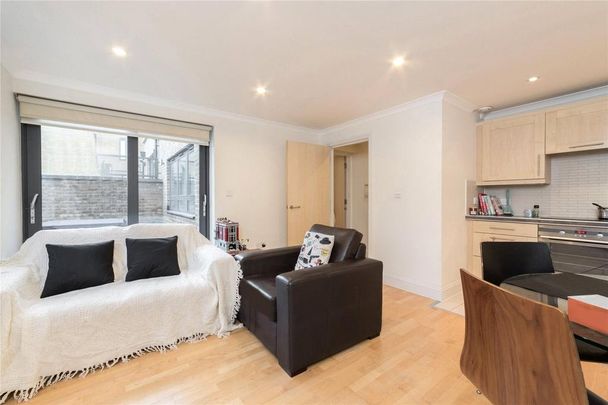 2 bedroom flat to rent - Photo 1
