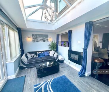 3 bedroom end of terrace house to rent - Photo 2