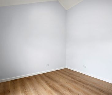 Available NOW -Stylish & Modern Unit with FREE Internet! - Photo 2