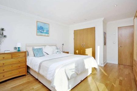 The Island, Brentford, TW8 - Photo 2