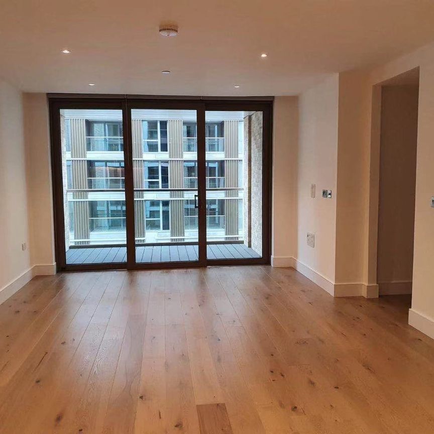 Radley House, SW11 4FA - Photo 1