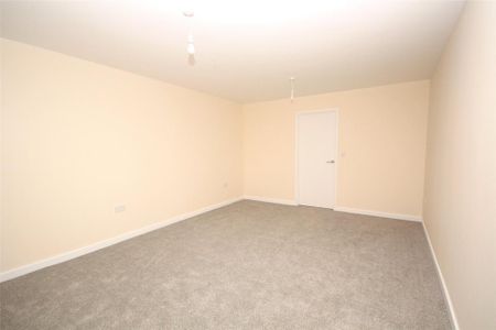 4 bedroom apartment to rent - Photo 5